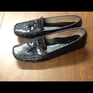 Black St. John's Bay women's loafers!